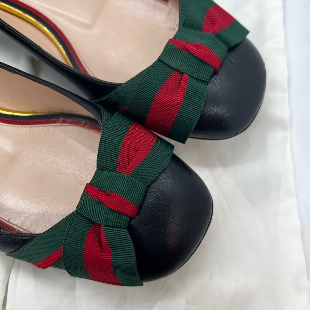 Gucci Women's Black Leather Flats with Bow - Picture 4 of 6